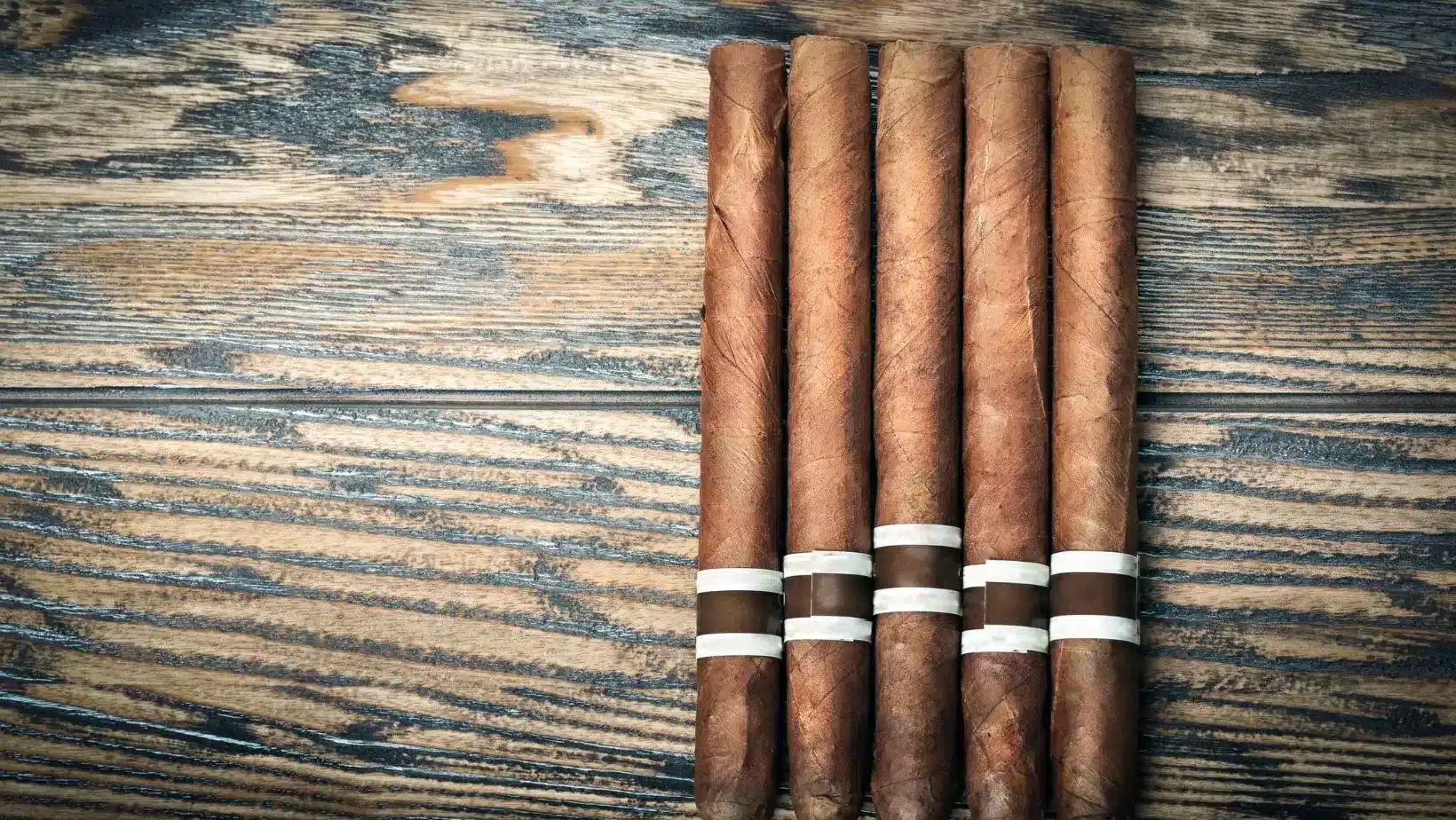 Best Way to Store a Cigar Without a Humidor